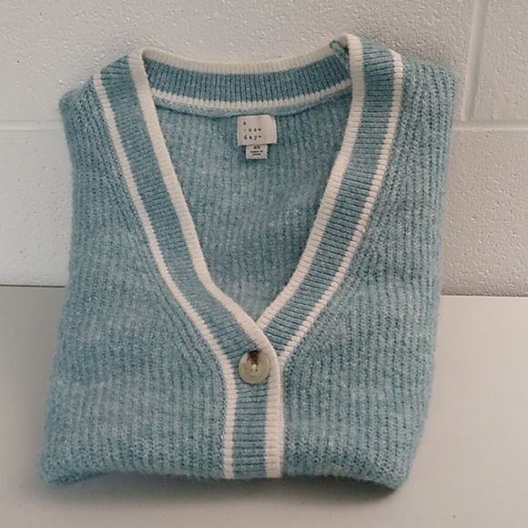 A new day Pastel blue green/cream trim classic academia button up cardigan - Picture 6 of 6